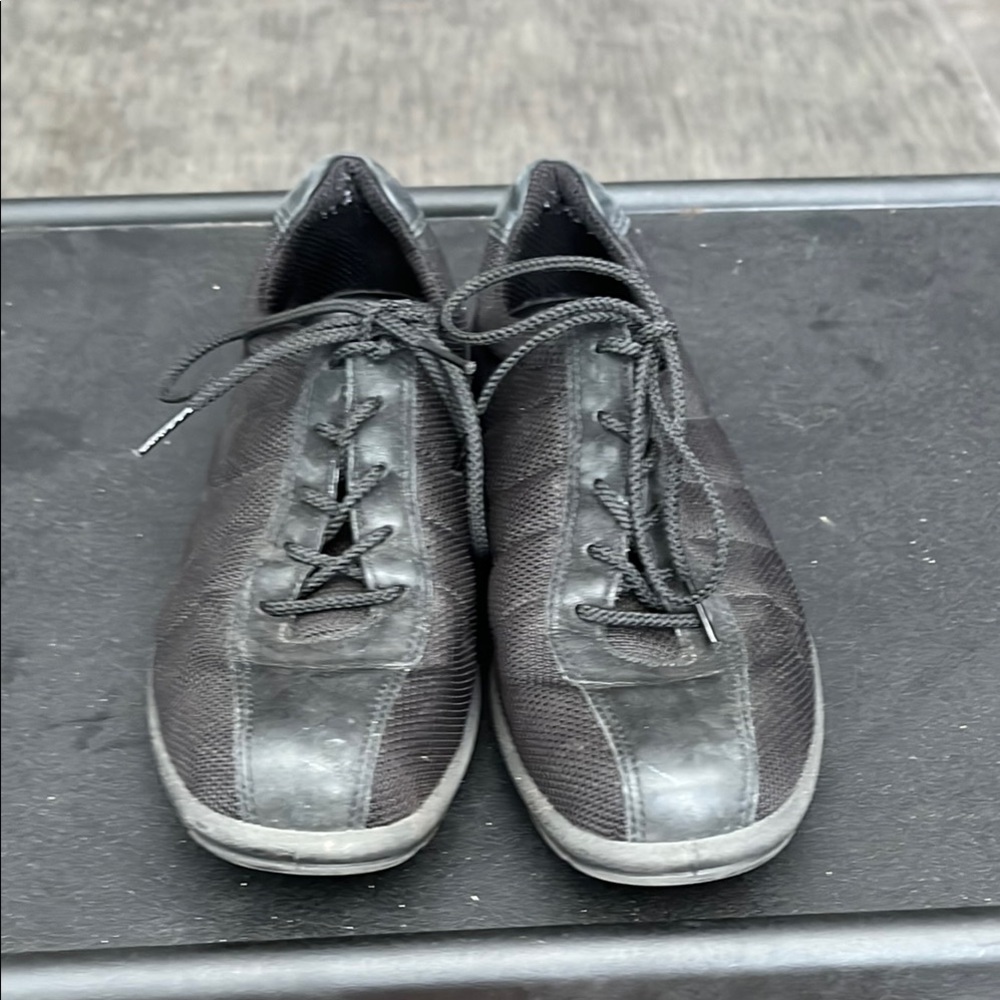 Women’s Black Athletic Shoes